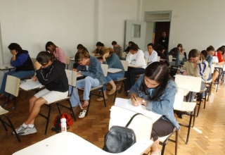 Acesso ao ensino superior no Brasil não está compatível com os padrões internacionais