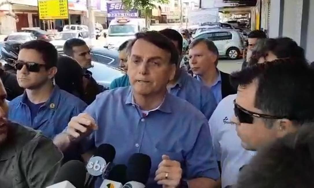 Bolsonaro diz que pegou gravação e nega que tenha agido para obstruir investigações