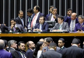 Câmara aprova projeto que estabelece novas regras para partidos e eleições