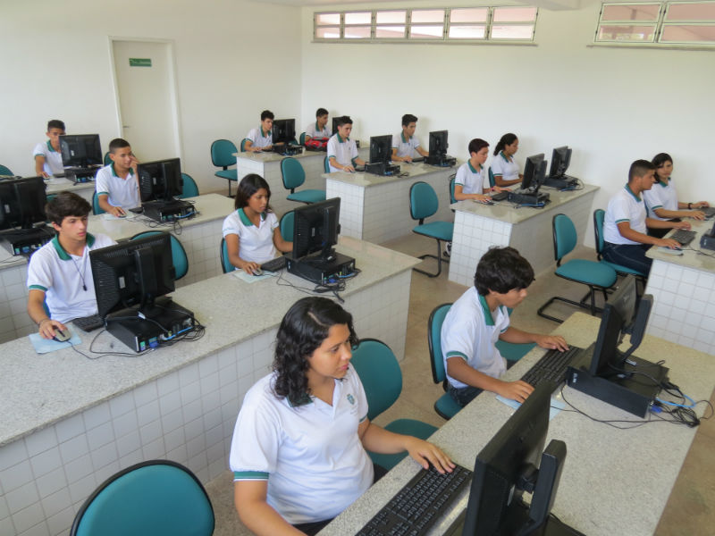 Estudantes da rede estadual poderão participar de programa de intercâmbio internacional