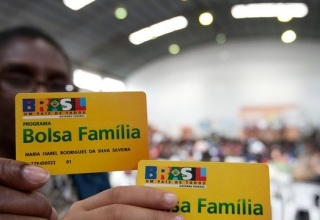 Governo não diz como cobrirá buraco de R$ 1 bi no orçamento de dezembro do Bolsa Família