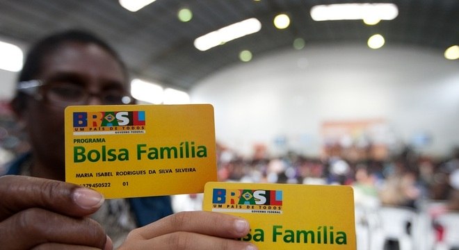 Governo não diz como cobrirá buraco de R$ 1 bi no orçamento de dezembro do Bolsa Família