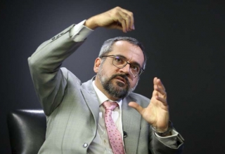 Ministro da Educação afirma que vai "atrás de zebra gorda": salário de professor universitário federal