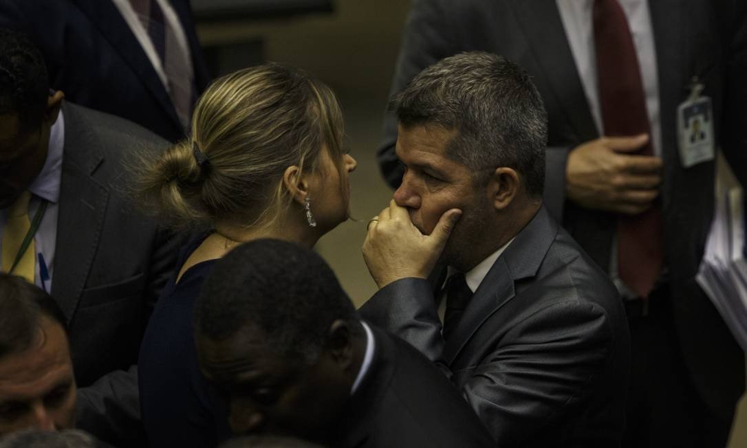 Queda de braço: entenda a guerra entre o PSL e Bolsonaro