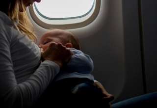 Sancionada lei que garante às mães o direito de amamentar durante concurso