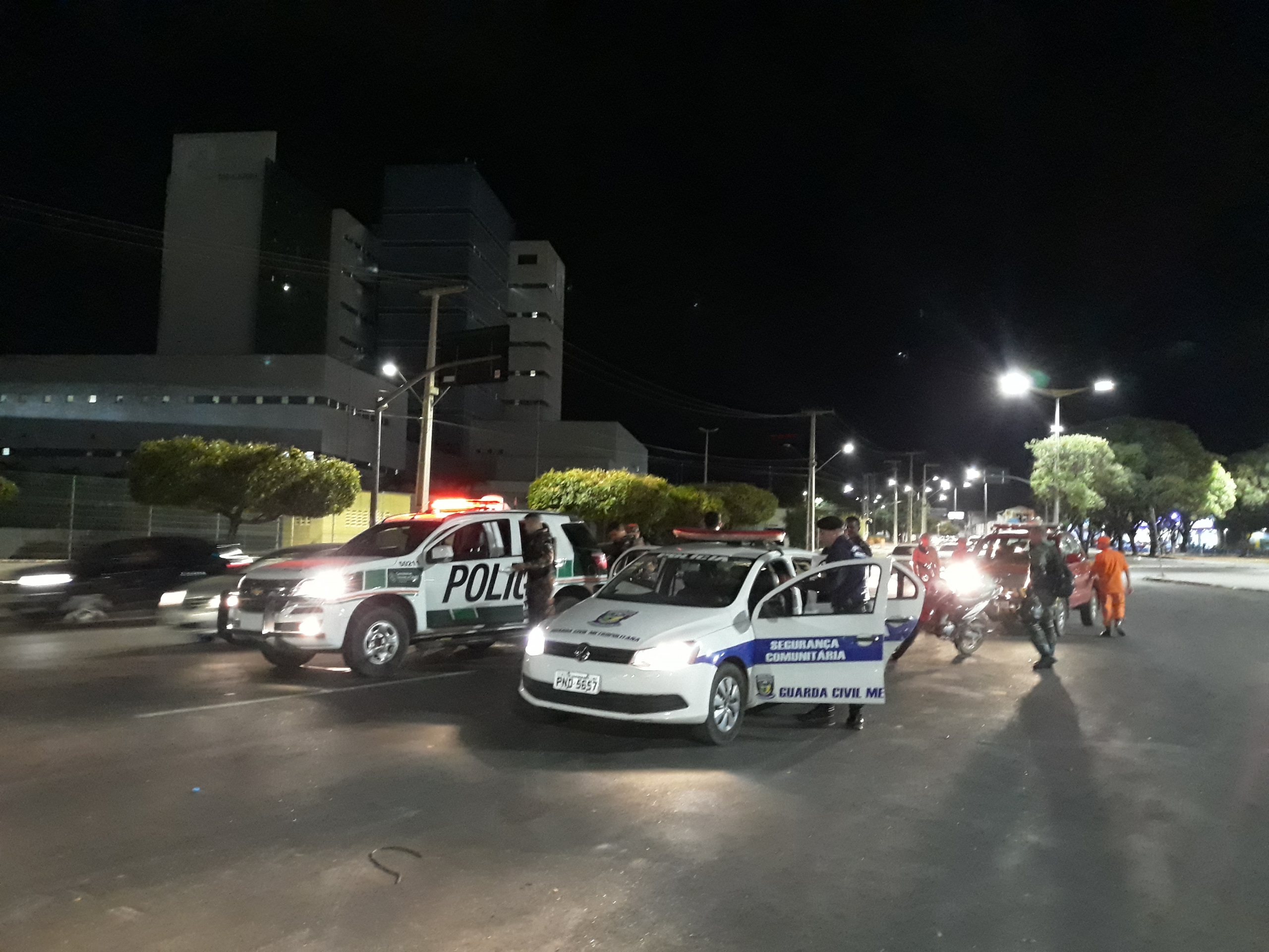 Tentativa de assalto é impedida por policial em praça de Juazeiro do Norte