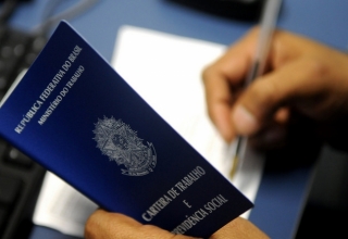 Trabalho informal é o motivo da queda do desemprego no último trimestre