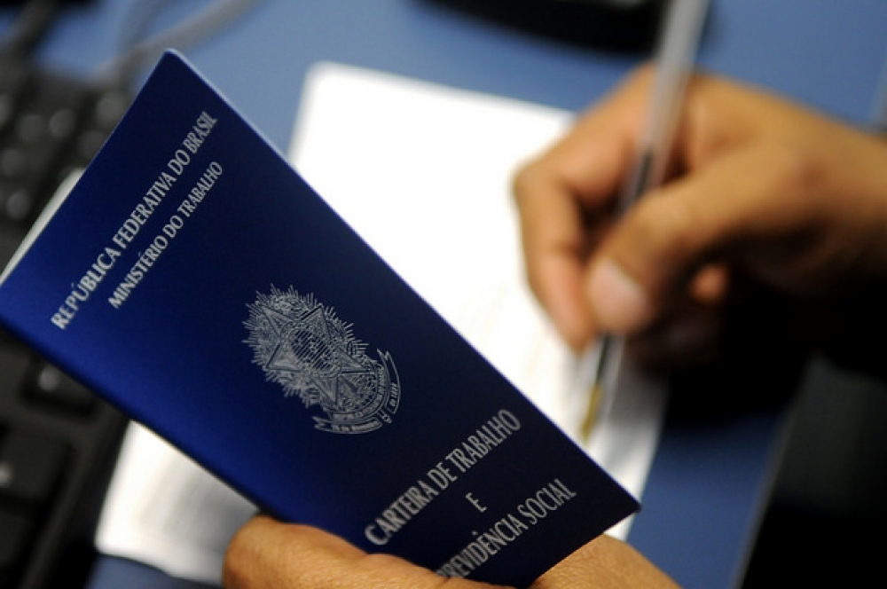 Trabalho informal é o motivo da queda do desemprego no último trimestre